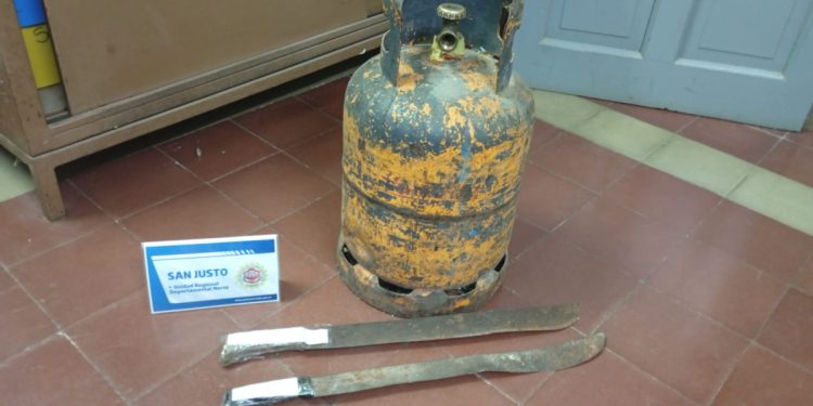 Sacanta: detienen a hombre que amenazó a otro con un machete