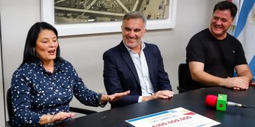 Legisladora trajo fondos para pavimento y la promesa de una nueva ambulancia para el Hospital