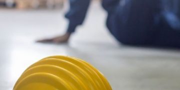 Accidente laboral de operario de empresa contratada por la Cooperativa