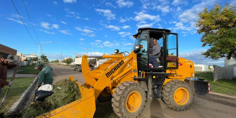 Municipalidad adquirió pala cargadora para recolección de residuos pesados