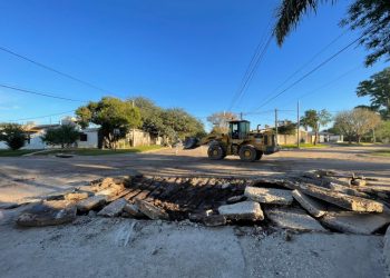 Construyen nuevo paso de agua y cierran al tránsito por casi un mes en calle Buenos Aires, entre Suipacha y Misiones