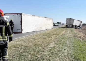 Chocaron dos camiones en ruta 13, salida hacia El Arañado