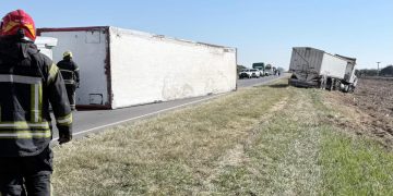 Chocaron dos camiones en ruta 13, salida hacia El Arañado