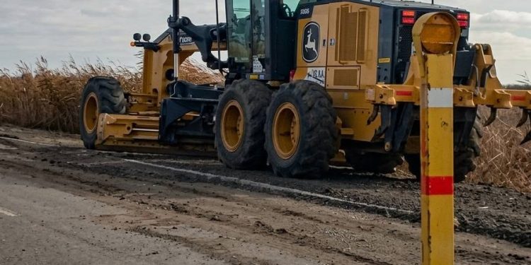 Se reanundan los trabajos de bacheo sobre la Ruta 158