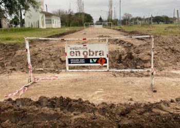 Continúan ejecutando cordon cuneta en calle Lavalle