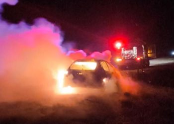 Un auto conducido por un hombre de Las Varillas se quemó por completo en Ruta 13