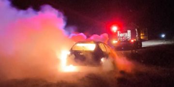 Un auto conducido por un hombre de Las Varillas se quemó por completo en Ruta 13